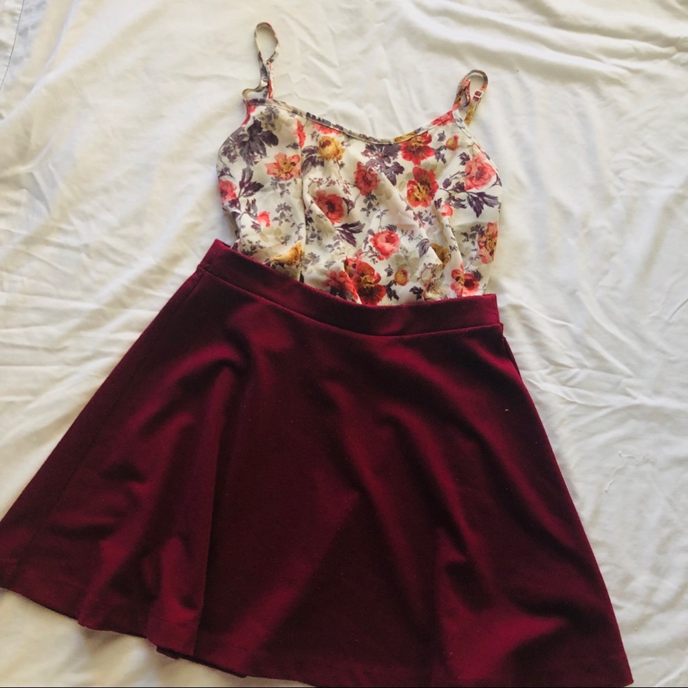 ✨Old Navy Wine color Skirt✨